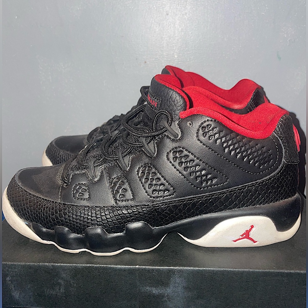 Air Jordan 9 Retro Low Black/White/Gym Red 4Y